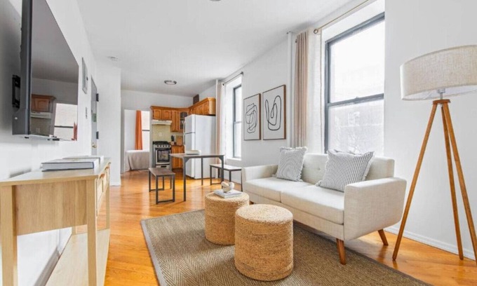 East Harlem Apartamento | Spacious 3BR 2BA Apartment in NYC!