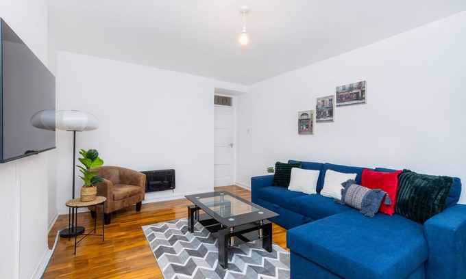 Penge Apartamento | Spacious 3BR, 5min Penge St, Crystal Palace Park