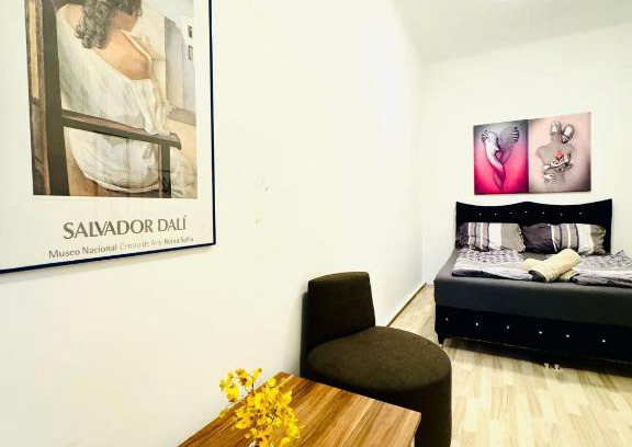 Grinzing Apartamento | Spacious 3BR Apt for up to 6P, 10Min to FAC Platz