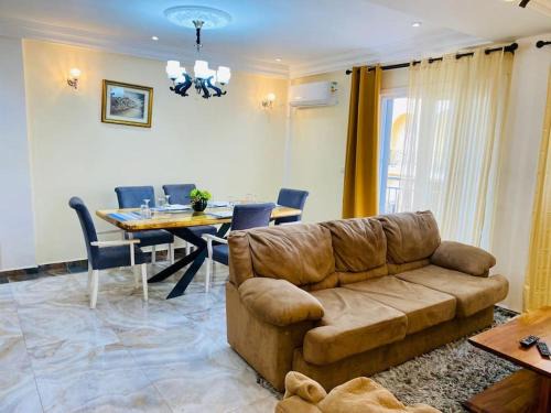 Bonapriso Apartamento | Spacious 3BR apt in the heart of Bonapriso.