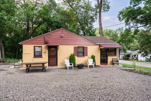Miller Beach Casa | Spacious 3BR Home Firepit Grill