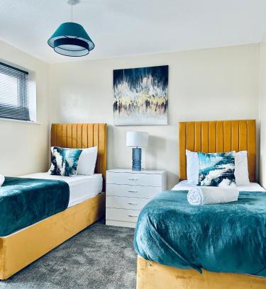 Colchester Casa | Spacious 3BR Home in Colchester, with Private Parking