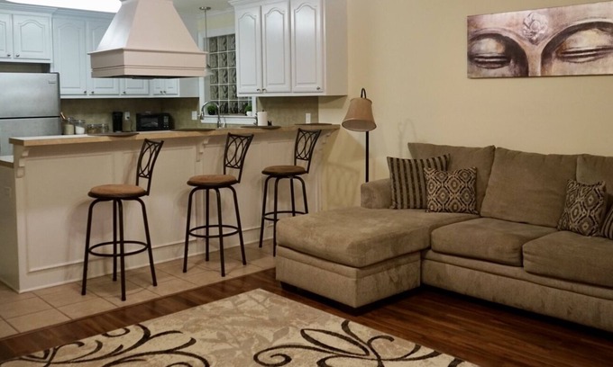 Highlands - Perkins Casa | Spacious, 3BR Mins from LSU Stadium
