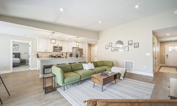 Williamsburg Condominio | Spacious 3BR Retreat! Pet-Friendly Near Traverse City
