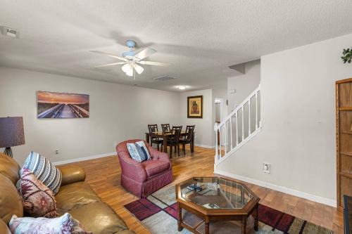 Southeast Raleigh Casa | Spacious 3BR Retreat Perfect for Groups Near Downtown