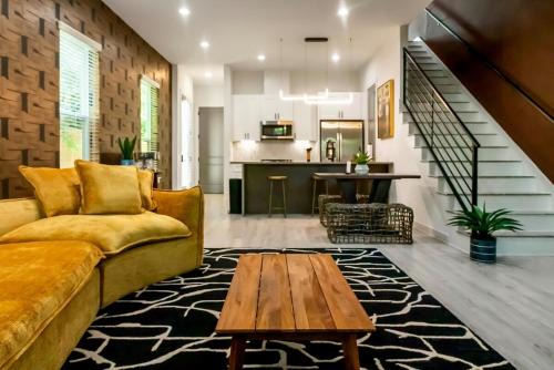 OST - South Union Casa | Spacious 3BR Retreat Pergola and Fire Pit