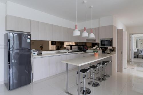 Bang Tao Apartamento | Spacious 3BR Sea-View Condo Resort Amenities 2708