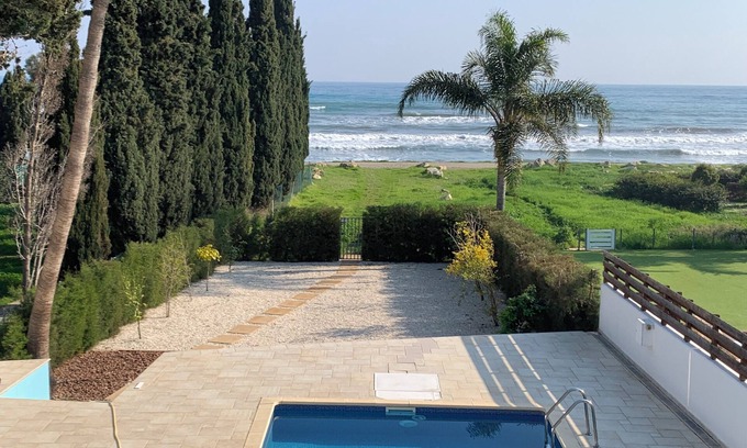 Pervolia Casa | Spacious 4-bedroom villa in quiet Perivolia Larnakas