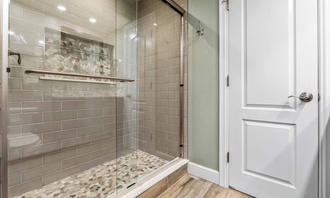 University Heights Casa | Spacious 4-bedroom house in awesome University Heights with WiFi, AC