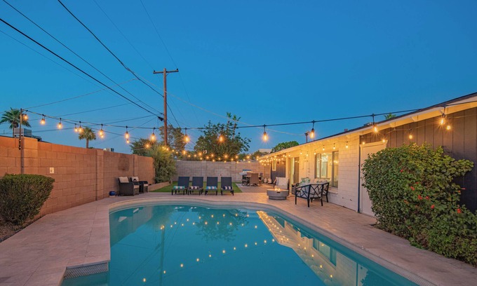 Scottsdale Estates Nine Casa | Spacious 4 bd house 5 min from Old Town Scottsdale with Pool & Putting Green
