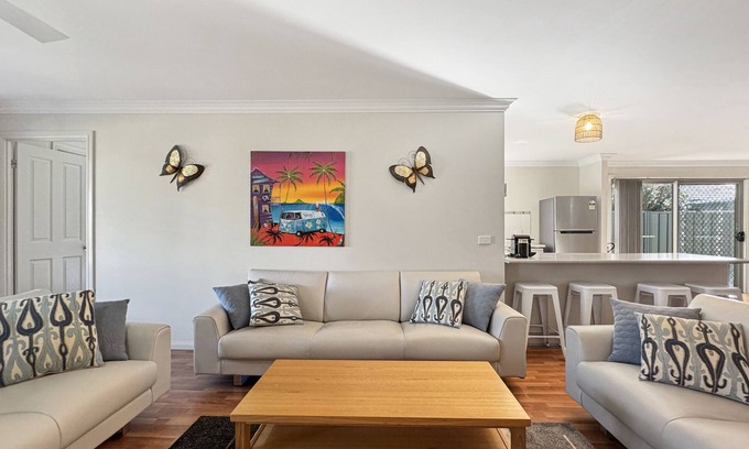 Broulee Casa | Spacious 4-Bed Home 2-Min to the Beach