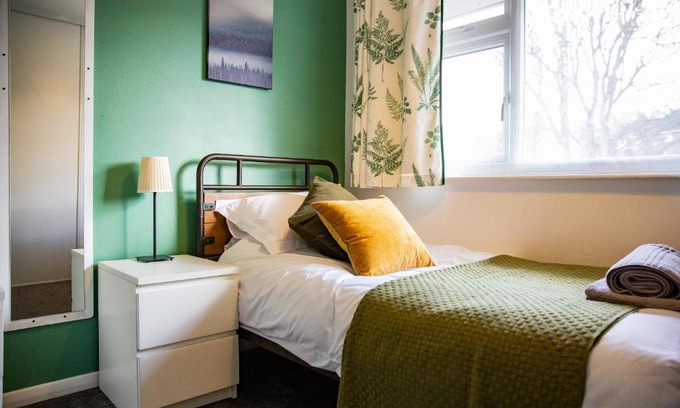 Sheffield Casa | Spacious 4 Bed House w Office & Parking Nr Peaks