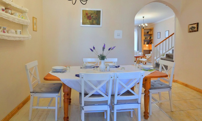 Hajduszoboszlo Casa | Spacious 4-bedroom house with AC and WiFi in superb Hajdúszoboszló