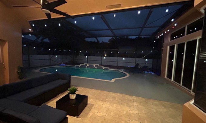 Survey Creek Casa | Spacious 4-bedroom house in brilliant Coral Springs with AC
