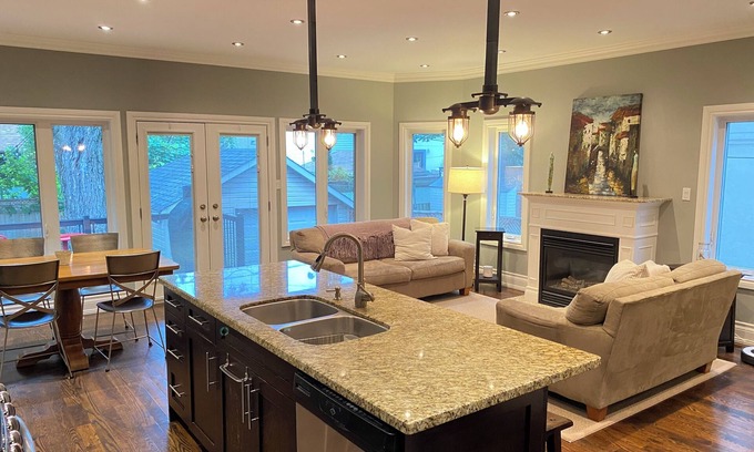 Old East York Casa | Spacious 4 Bedroom, 3.5 bath in Midtown