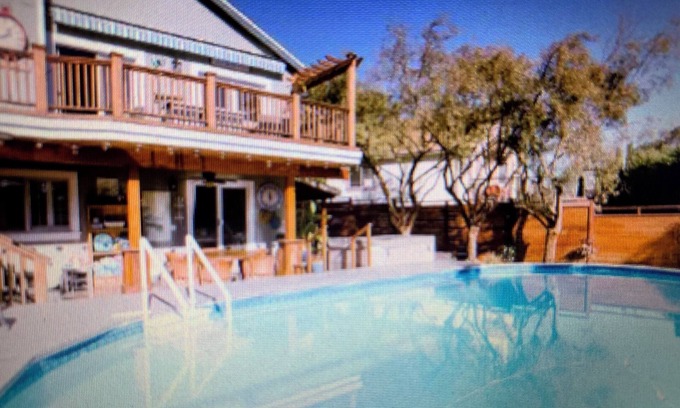 Petaluma Casa | Spacious 4-bedroom 3 bath home in charming Petaluma with pool and hot tub