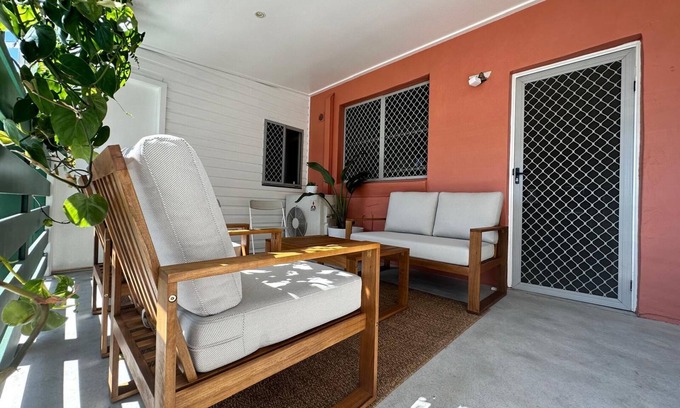 Hamilton Apartamento | Spacious 4-Bedroom Apartment with AC & WiFi in Hamilton. Centre of Eat St.