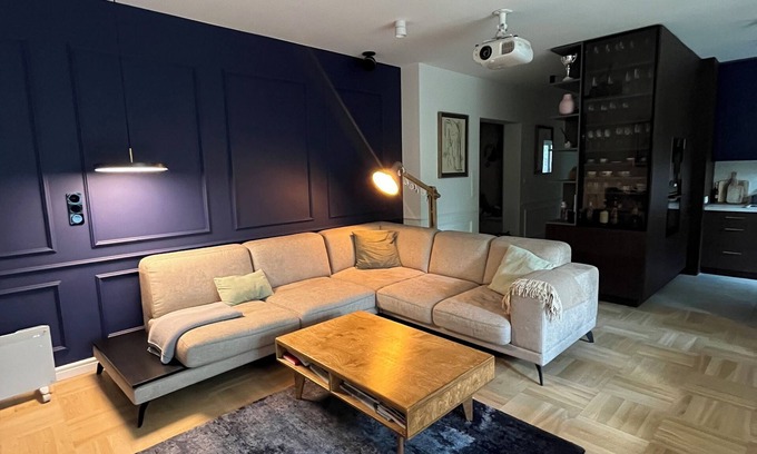 Saska Kepa Apartamento | Spacious 4-bedroom apartment with WiFi, AC in charming Warszawa