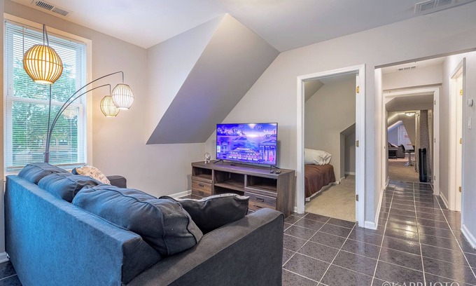 Ducktown Apartamento | Spacious 4-bedroom apartment with AC and WiFi in terrific Chicago
