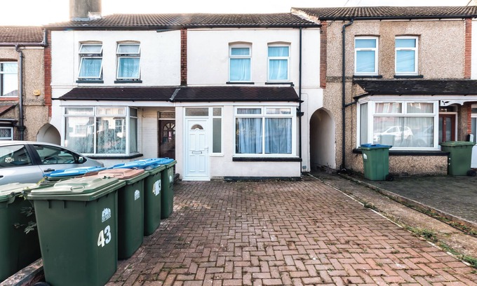 Portswood Casa | Spacious 4-Bedroom Home in Southampton – Perfect for Contractors or Families