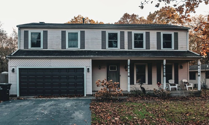 Portage Casa | Spacious 4-bedroom Getaway in Portage, Perfect for family get togethers