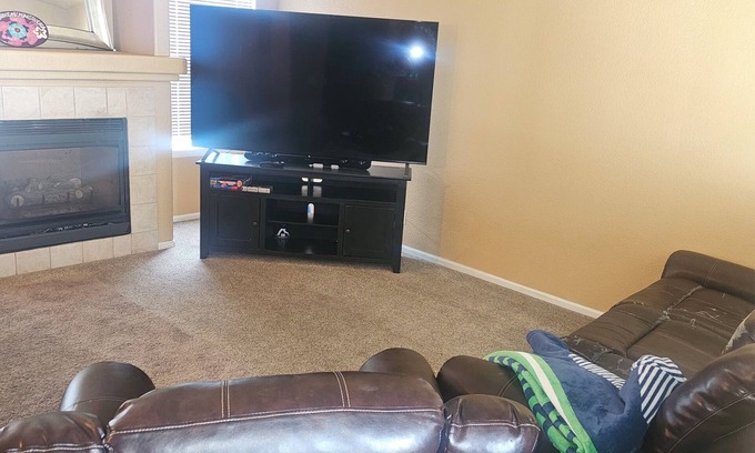 Northglenn Casa | Spacious 4-bedroom house in charming Northglenn with AC and Heat