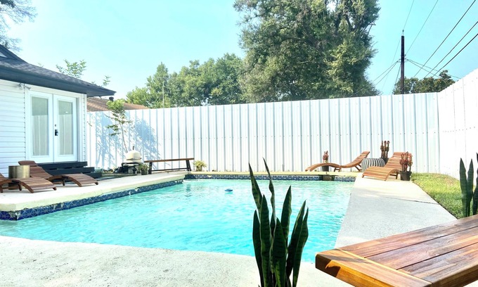 Garland Casa | Spacious 4 Bedroom Home with Pool & NO CLEANING FEE