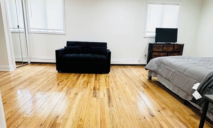 Lynbrook Casa | Spacious 4-bedroom house in lovely Lynbrook with WiFi, AC free parking