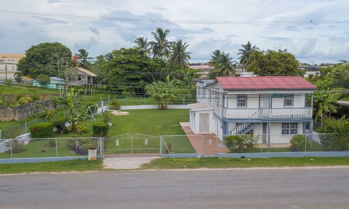 Corozal Casa | Spacious 4-bedroom house with WiFi and AC in peaceful Corozal Town