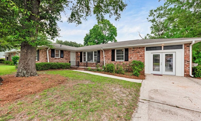Hanahan Casa | Spacious 4-bedroom house in charming Hanahan with AC, WiFi
