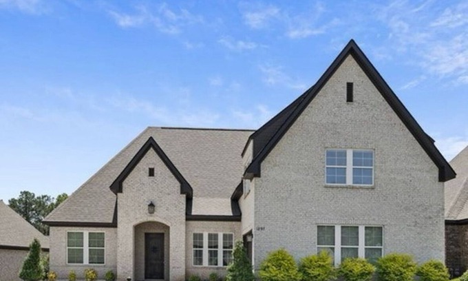 Auburn Casa | Spacious 4 Bedroom House in Auburn- Located 3.1 miles from AU Stadium