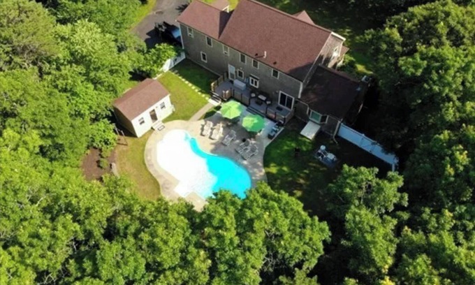 Sagamore Beach Casa | Spacious 4-bedroom house with huge pool, deck, near beaches and Cape Cod Canal