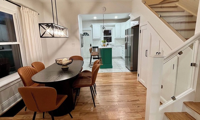 Utica Casa | Spacious 4-bedroom house in charming Utica with WiFi, AC