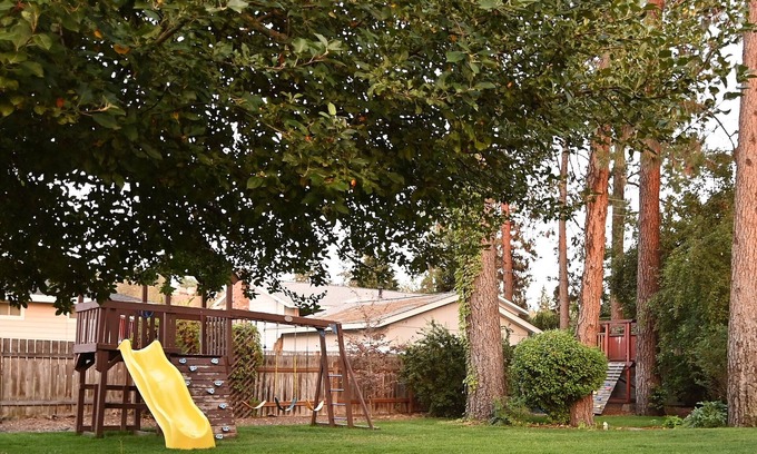 Spokane Casa | Spacious 4-bedroom in Spokane with Outdoor Entertainment + 2 outdoor playsets