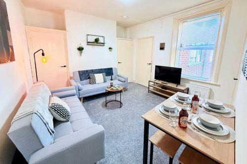 Kimbolton Casa | Spacious 4-Bedroom Newcastle, Sleeps 7 Guests