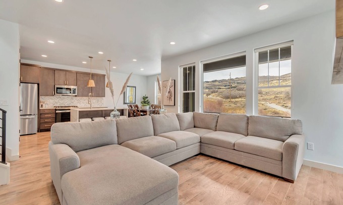 Deer Mountain Casa | Spacious 4 bedroom townhome in Park City with private Hot Tube