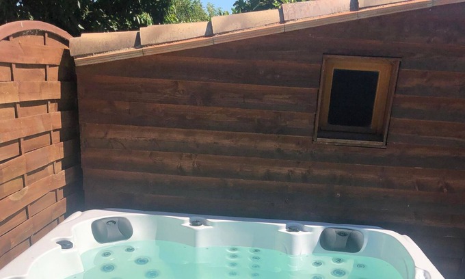 Corbere-les-Cabanes Casa | Spacious 4-sided house on enclosed grounds, with swimming pool, jacuzzi, summer kitchen.