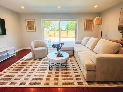 Hacienda Heights Casa | Spacious 4B2B HOUSE DTLA & Disney Office Gym