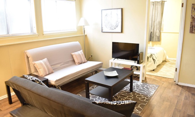 Detroit Casa | Spacious 4BD/2BA Tri-Level, Sleeps 12