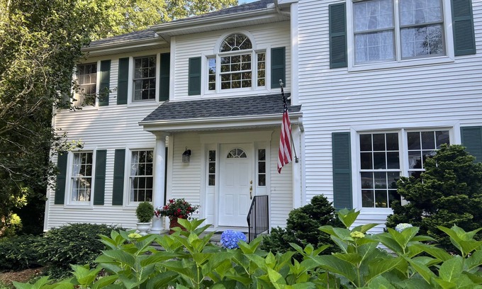 West Mystic Casa | Spacious 4BD family home in Mystic - walk to downtown shops and restaurants
