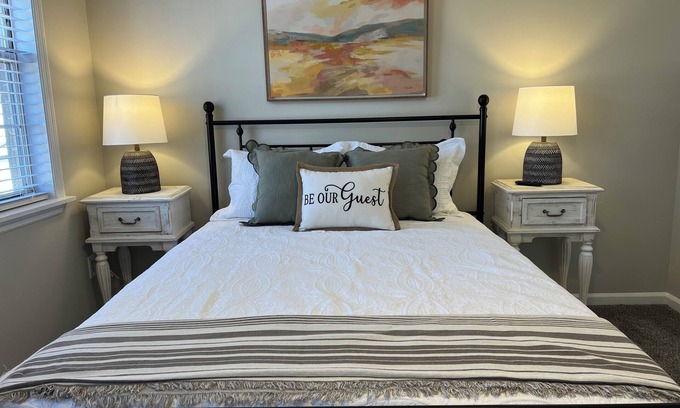 Martinez Casa | Spacious 4Bed/2Bath:Newly Refurbished: 2 Floors w/2 Living Rooms: 15 Min to GOLF