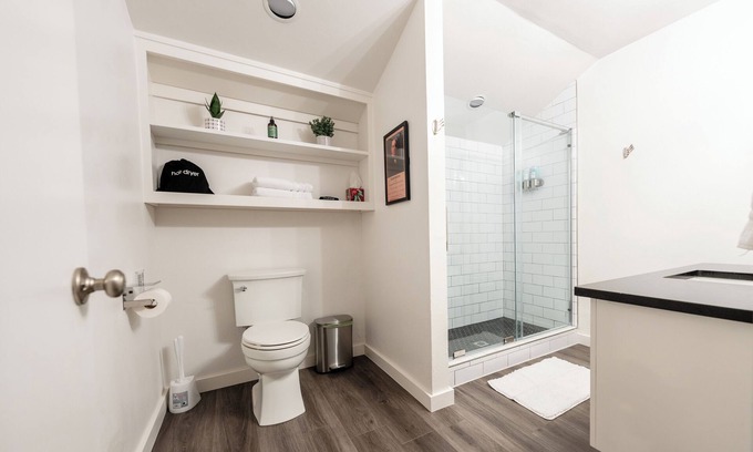 Norman Casa | Across From Stadium - OU - 4 Bed/2 Full Bath - Sleeps 8