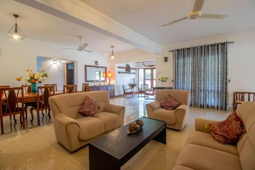 Rathmalana Casa | Spacious 4BR 4BA Family Villa wt Balcony & Lavish Garden