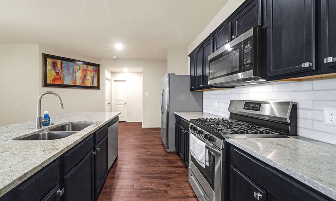 Channelview Casa | Spacious 4BR East Houston Home, EV Charger,Parking