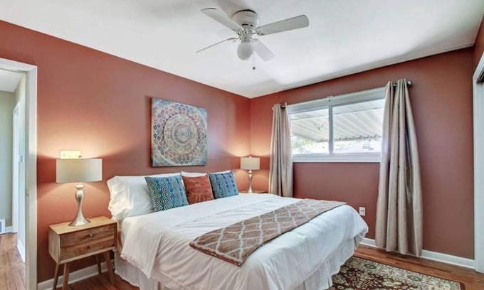 Beech Grove Casa | Spacious 4BR Near Convention Center!