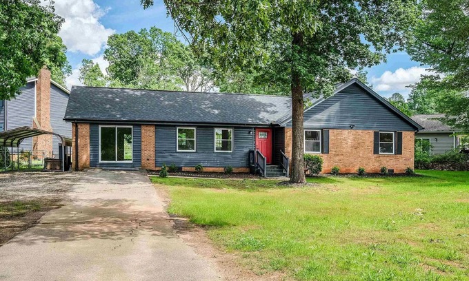 Arcadia Casa | Spacious 4BR Retreat Near Parks & Downtown
