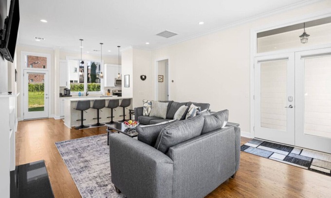 East Nashville Casa | Spacious 4BR Townhome Downtown