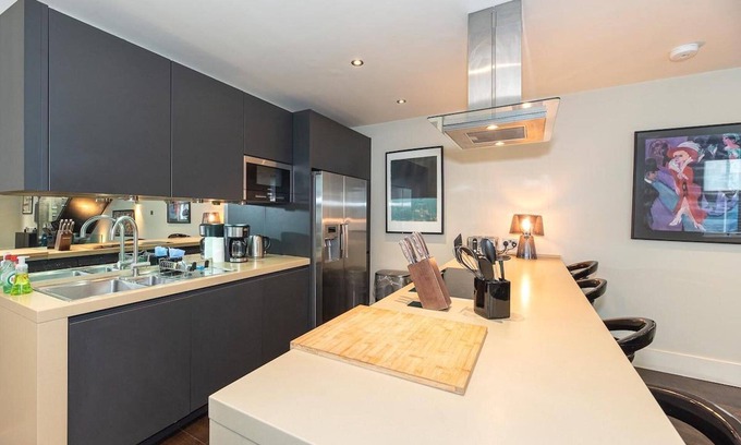 Avonmore and Brook Green Casa | Spacious 4BR Victorian Estate in Kensington
