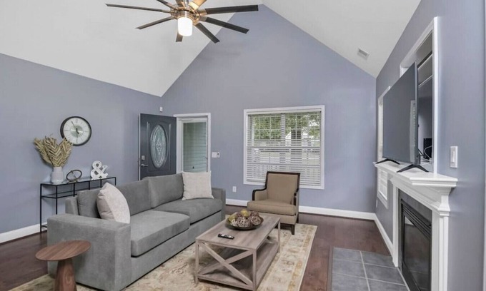 Huntcliff Casa | Spacious 4BR with Loft Bedroom