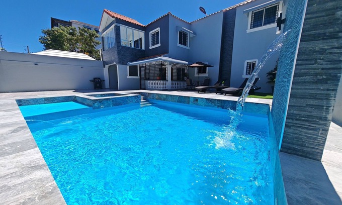 Santo Domingo Este Villa | Spacious 5-bedroom villa with private Pool, Jacuzzi, AC, WiFi, BBQ, in SD Este